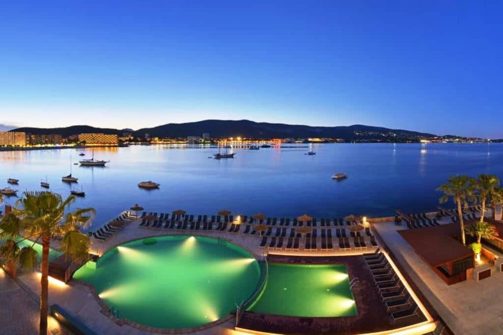 pools-outdoor-pool