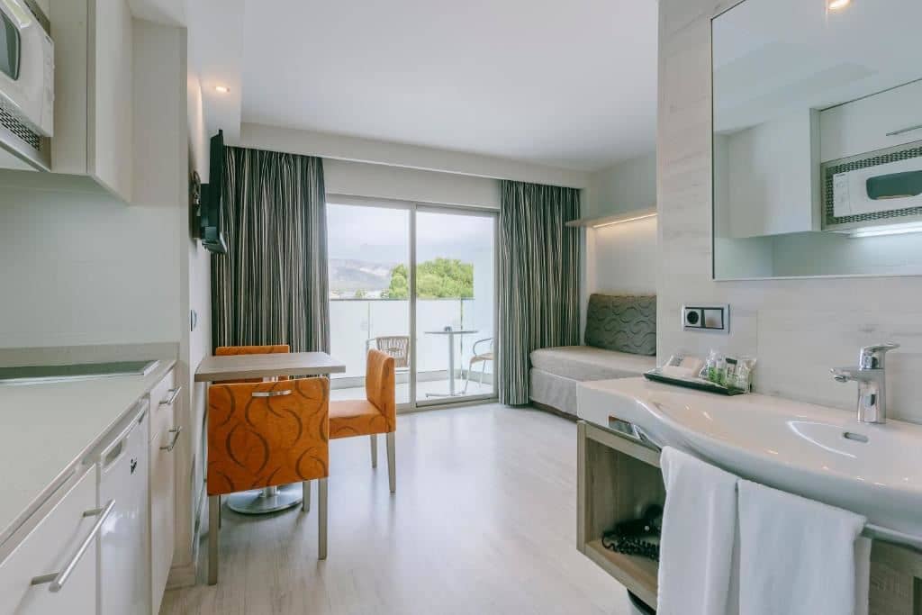 rooms-standard-junior-suite