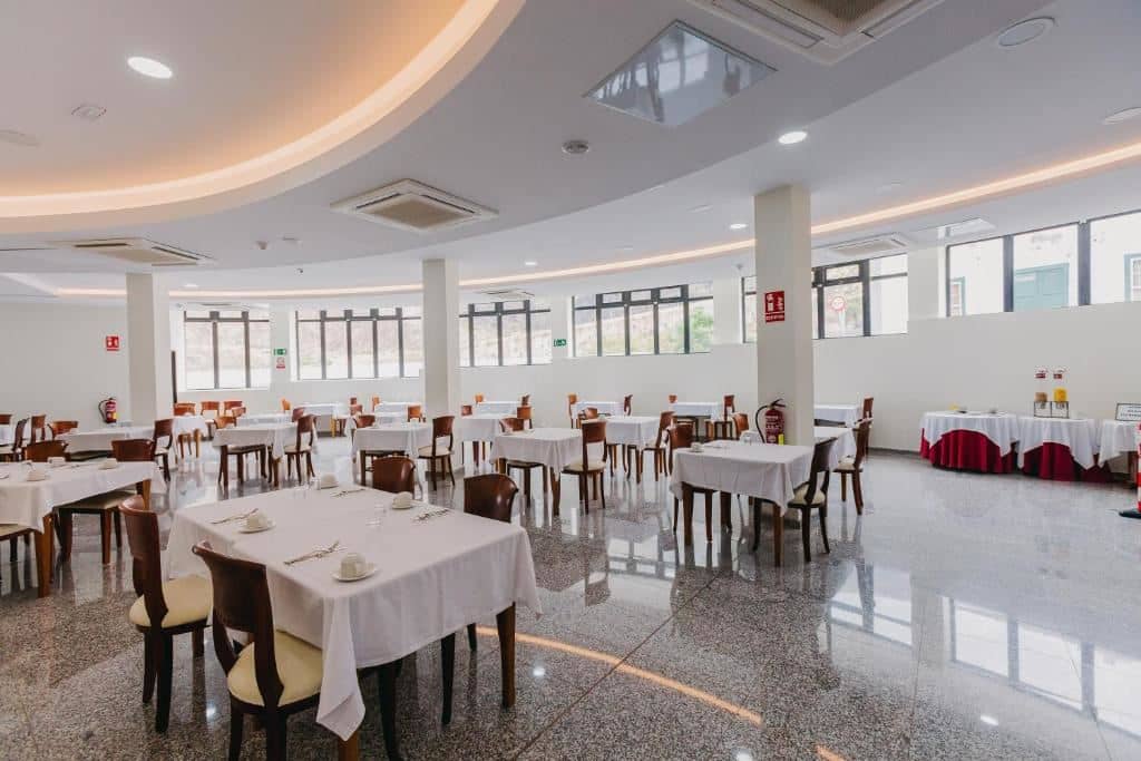 restaurants-restaurant-buffet
