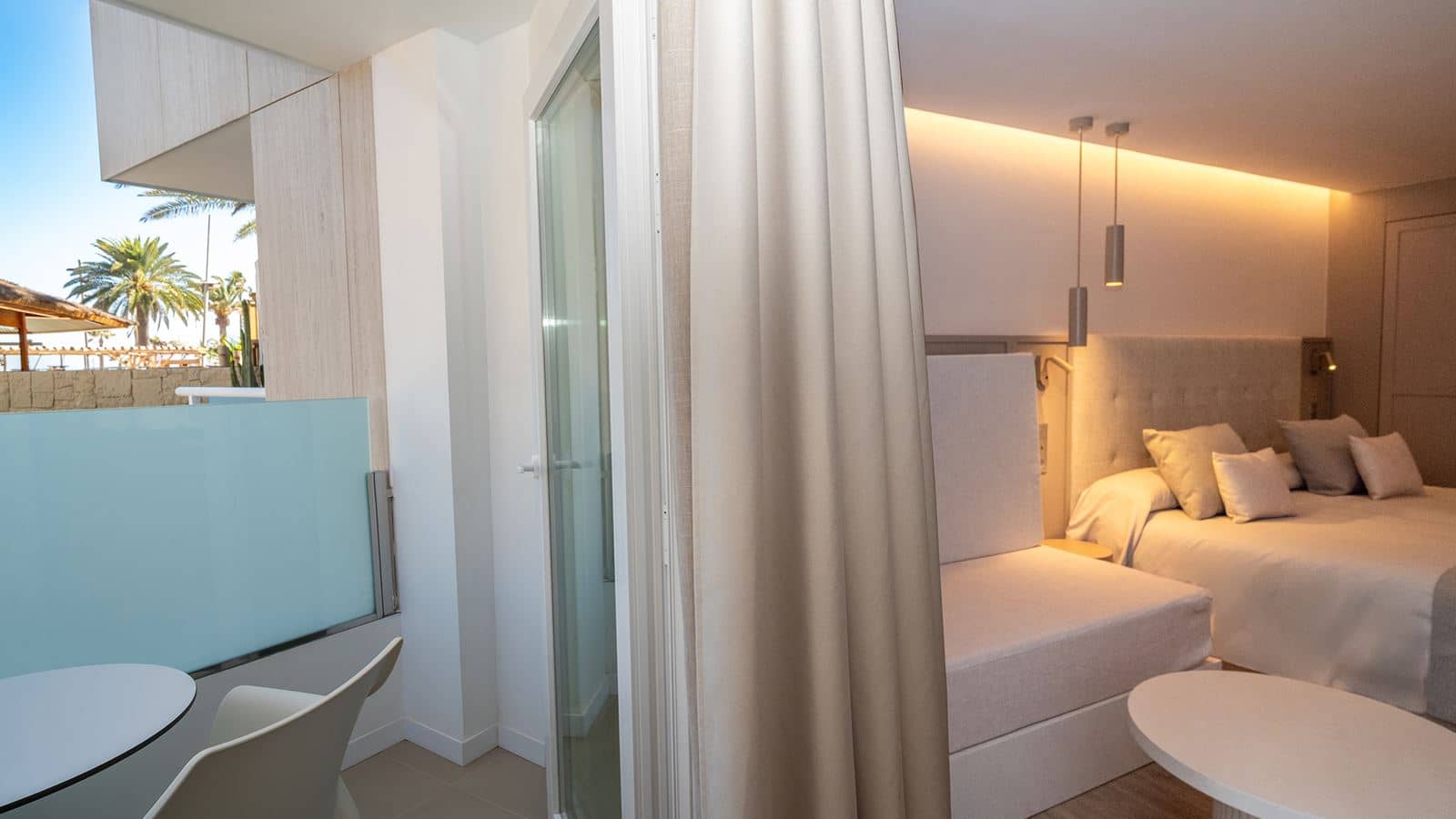 rooms-double-room-with-balcony-or-terrace