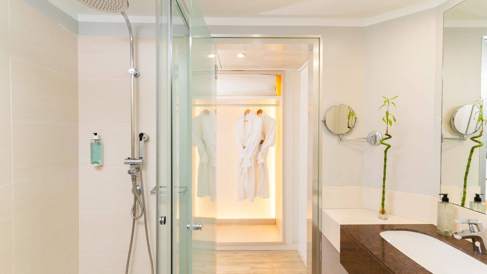 rooms-1-bedroom-excellence-suite-with-panoramic-view-and-sea-view-with-balcony-suite-excellence-vista-panoramica