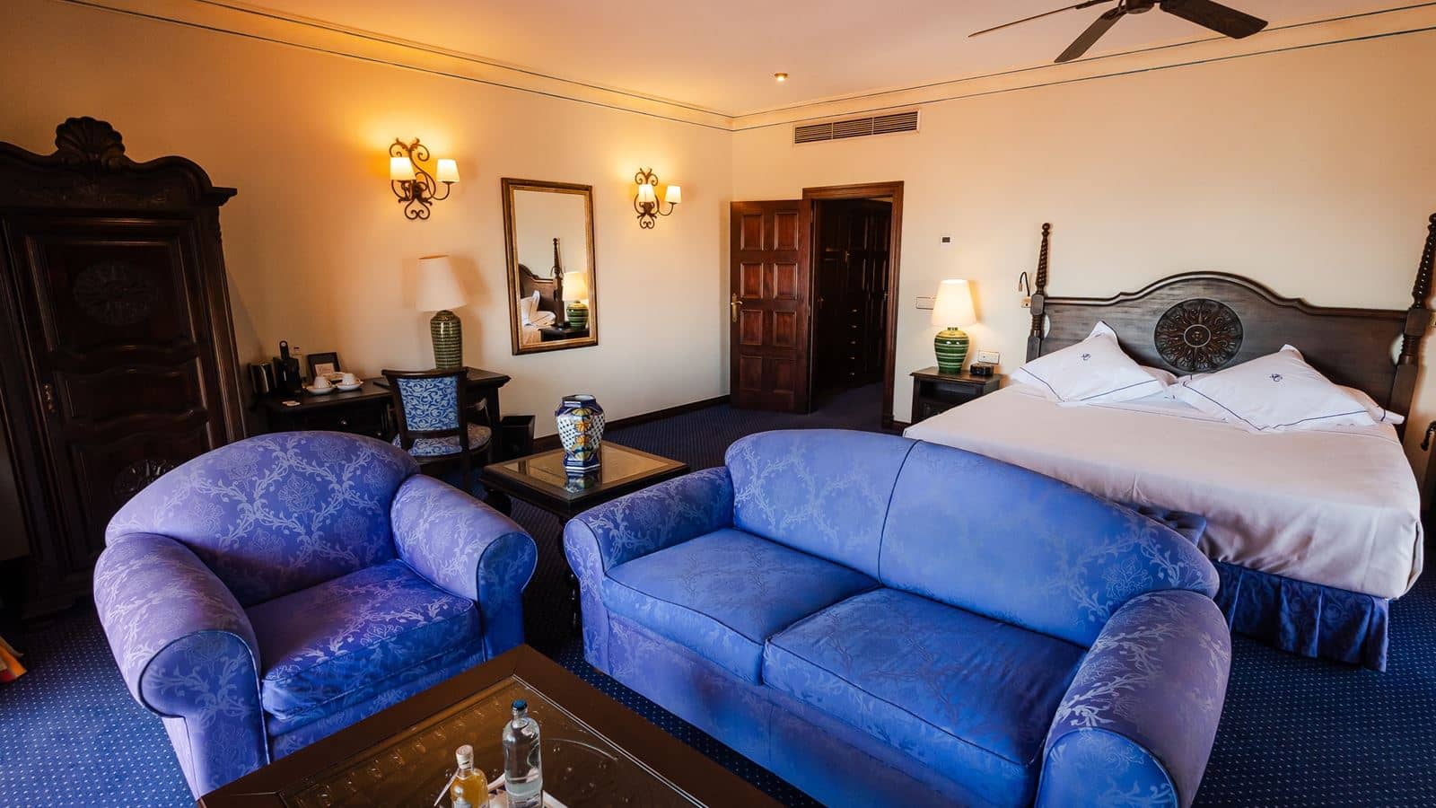 rooms-junior-suite-sea-view-balcony-or-terrace