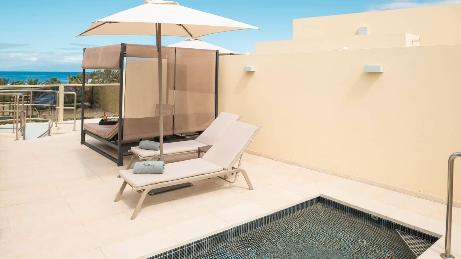 rooms-double-superior-with-plunge-pool