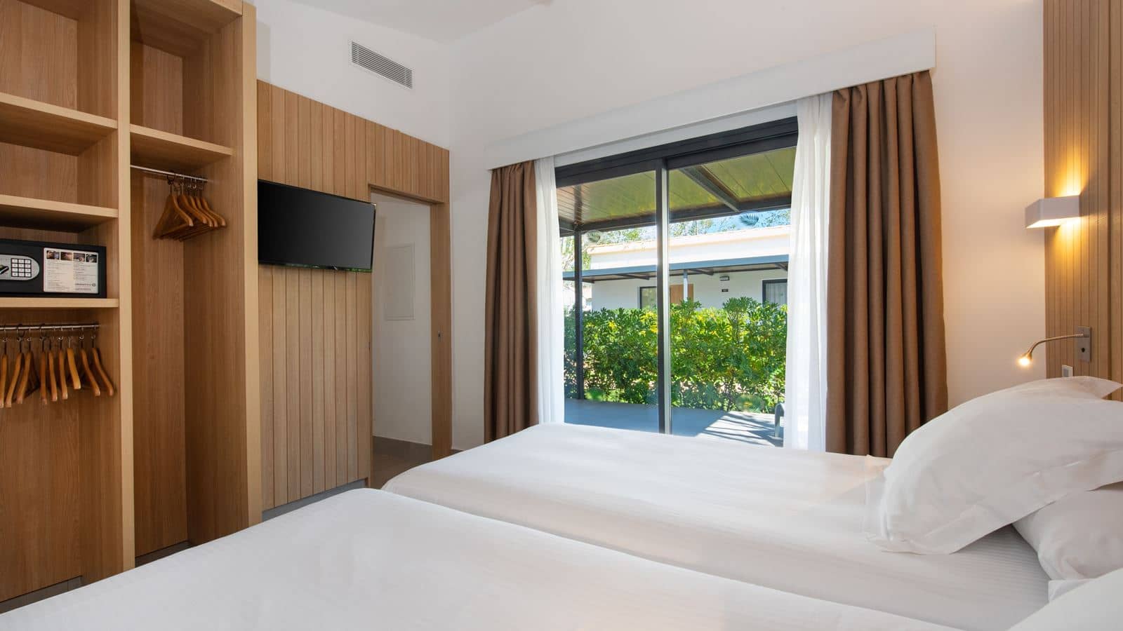 rooms-bungalow-golden