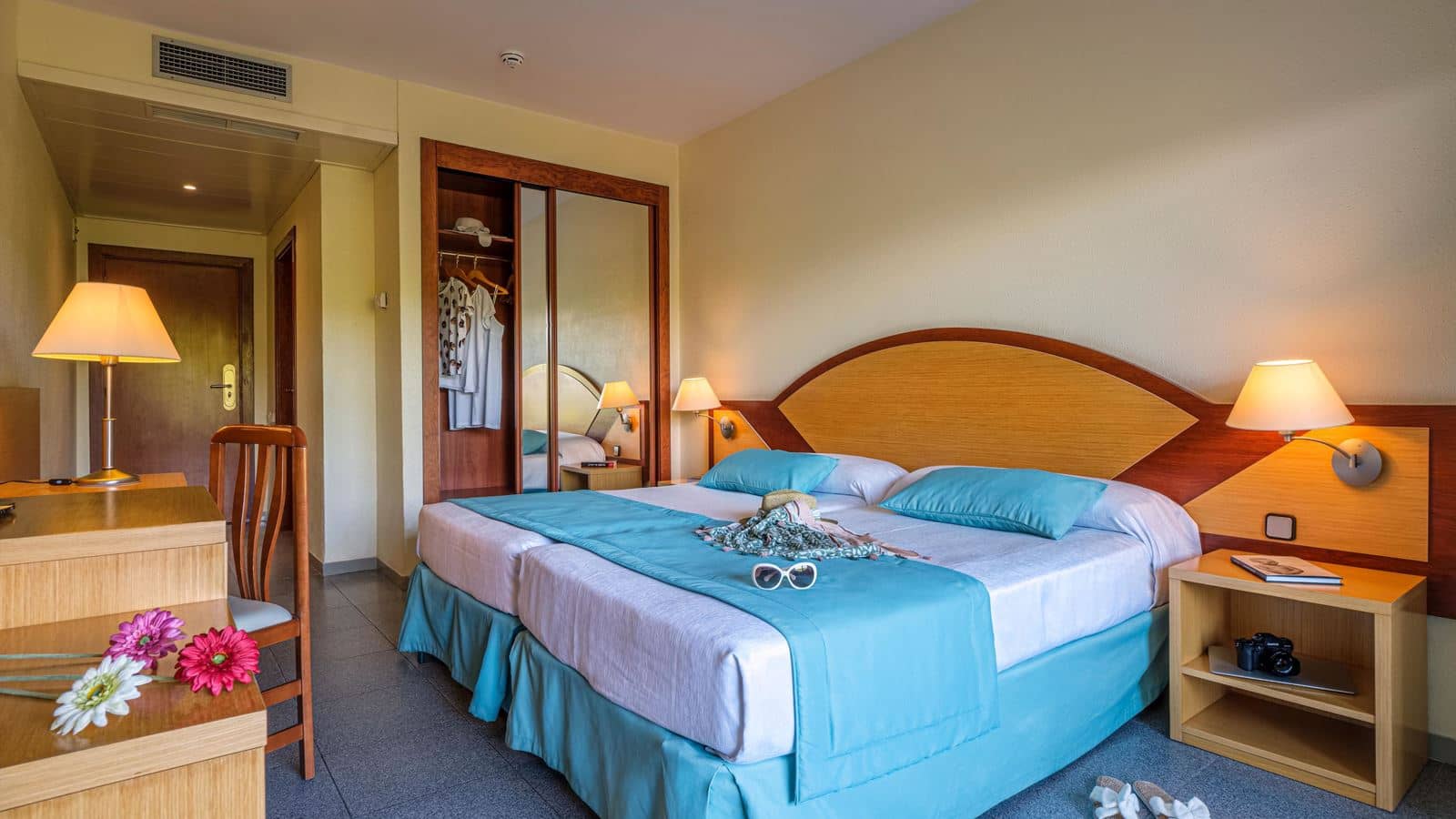 rooms-standard-room