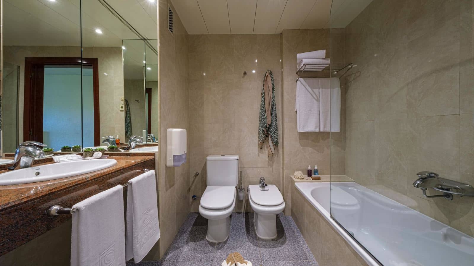 rooms-standard-room