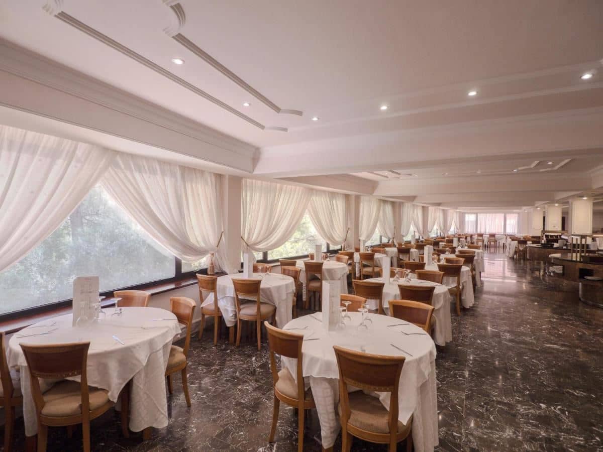 restaurants-restaurant-buffet