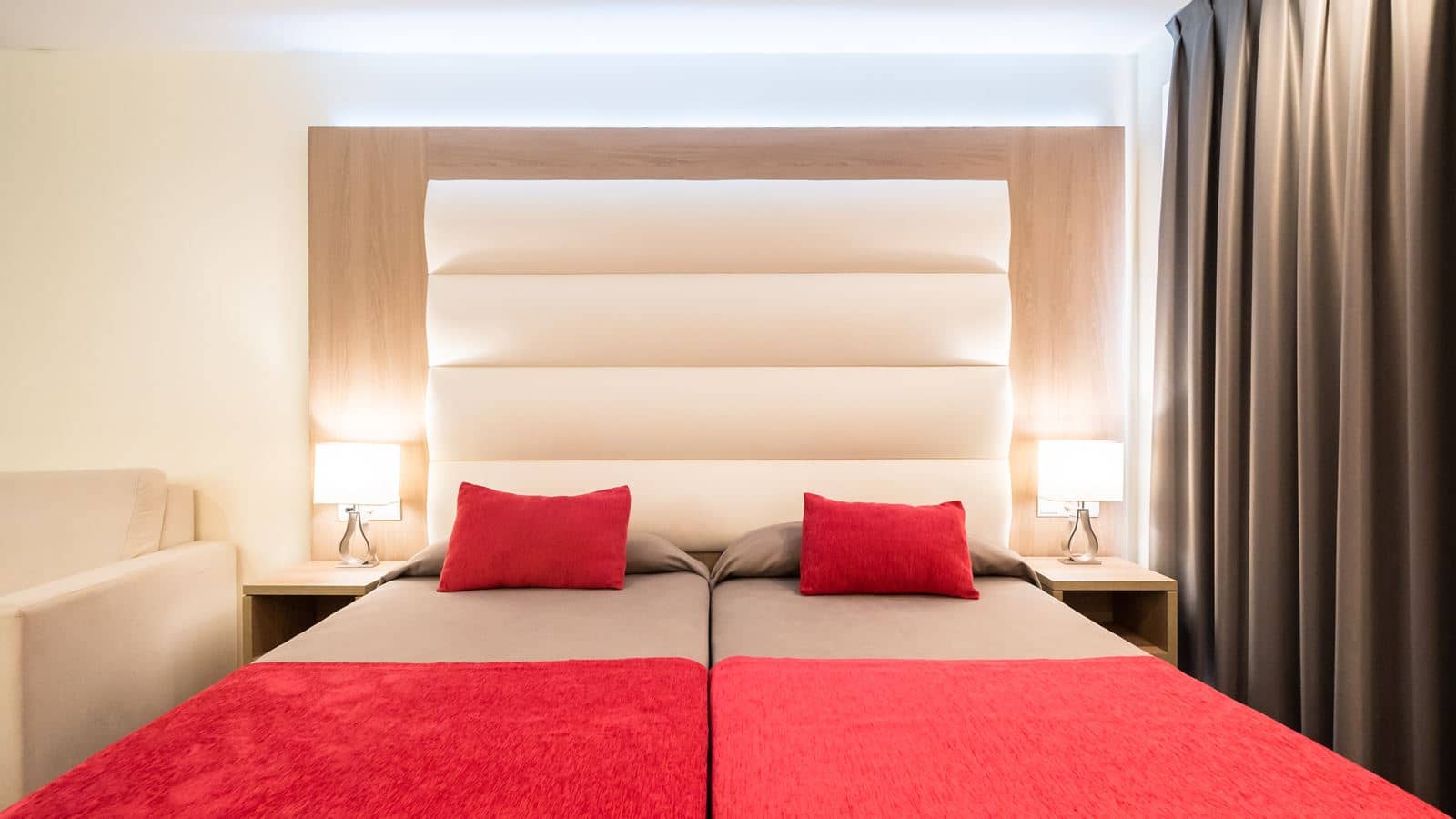rooms-1s--premium-room