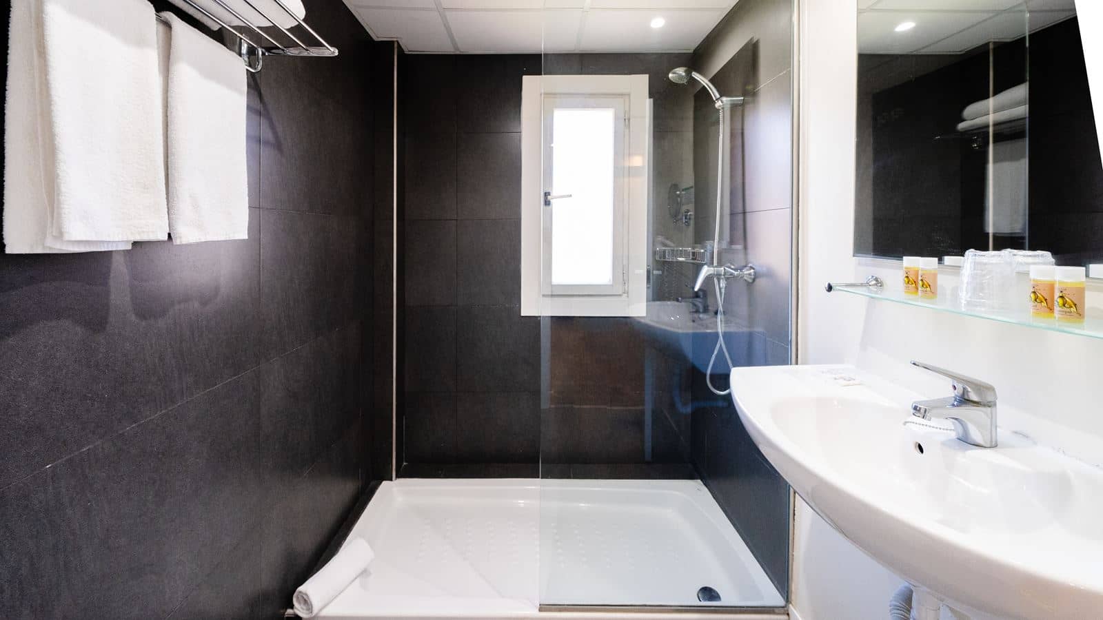 rooms-1s--premium-room
