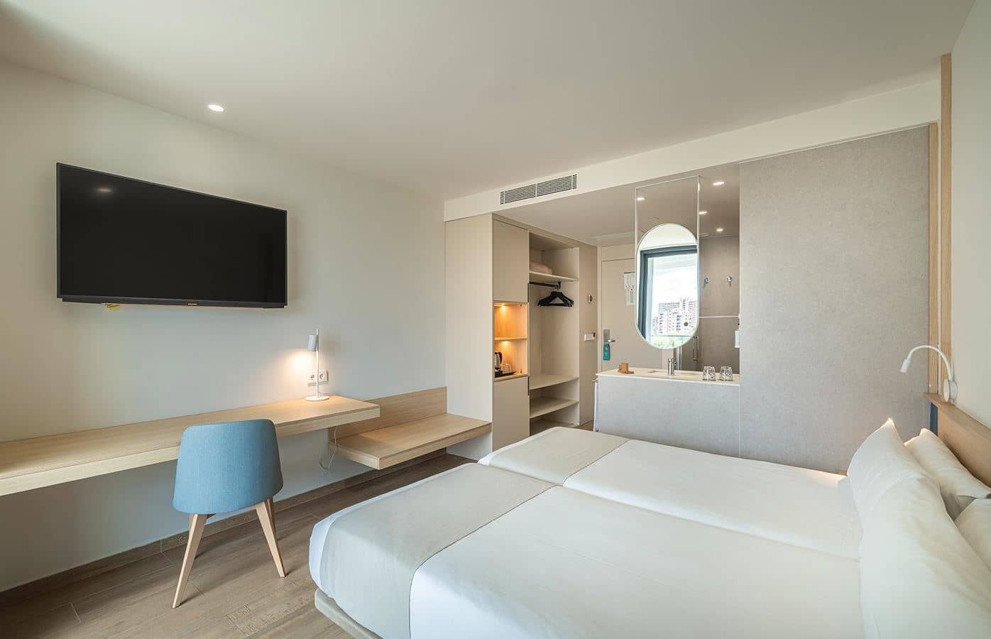 rooms-m-room-with-terrace