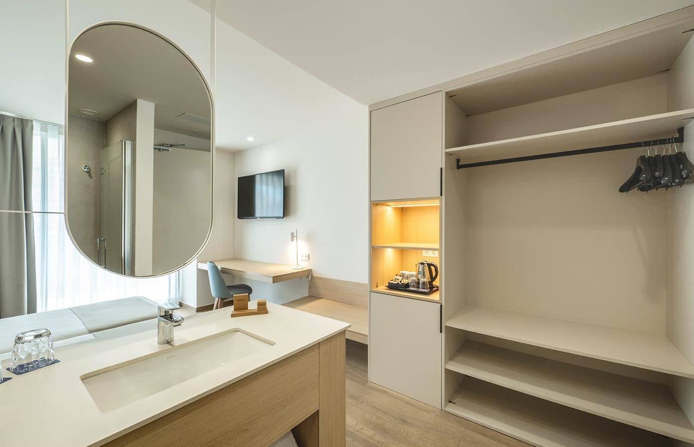rooms-m-room-with-terrace