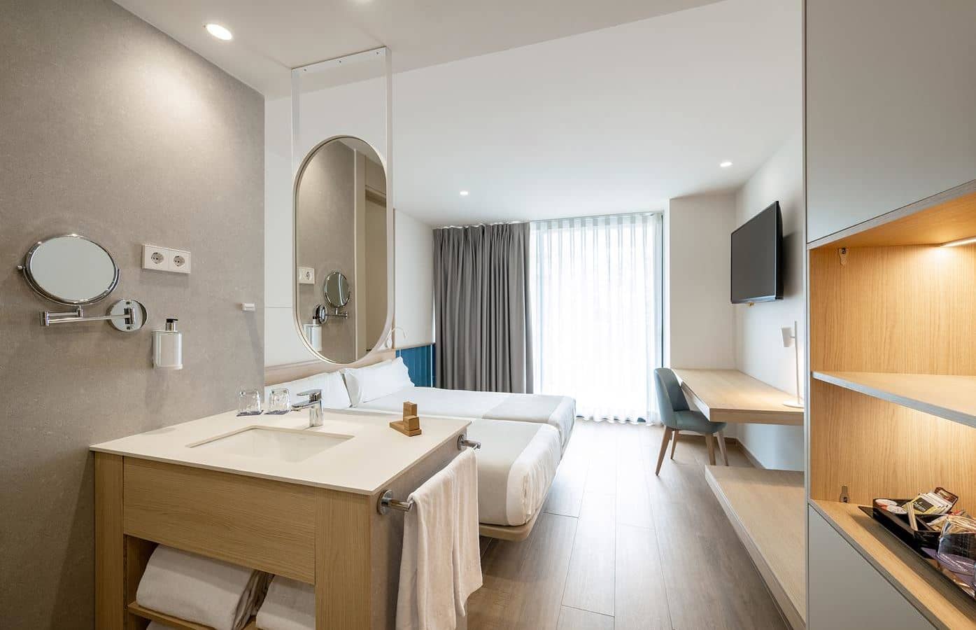 rooms-m-room-with-terrace
