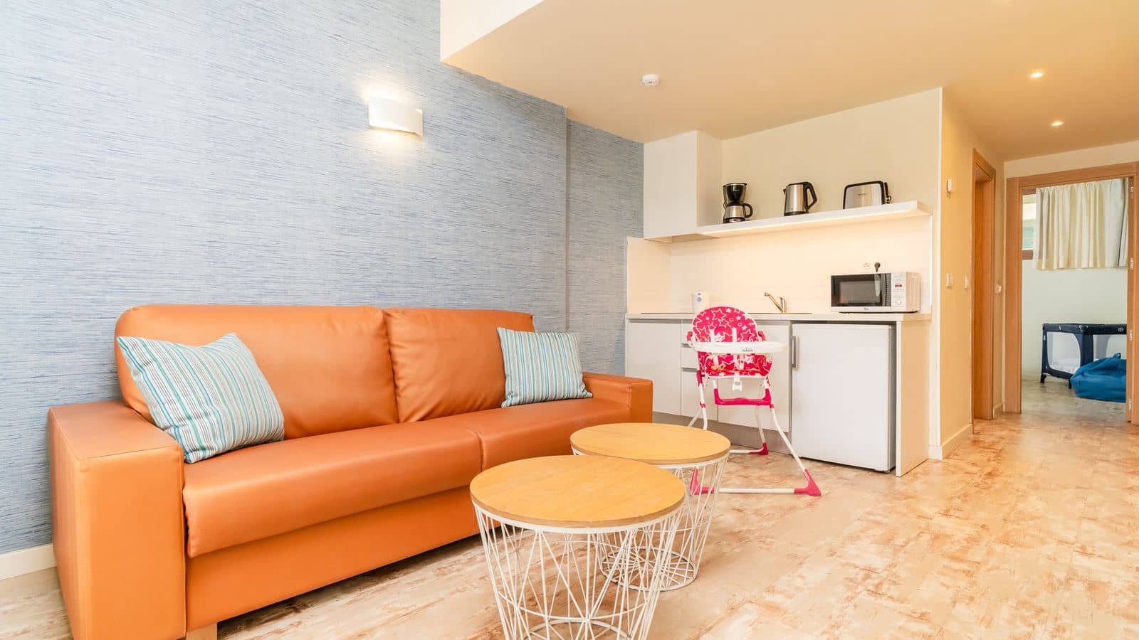 rooms-apartment-1-bedroom-family
