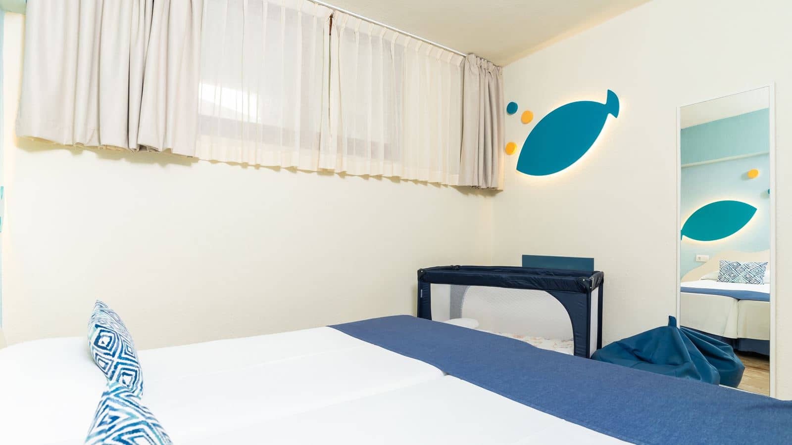 rooms-apartment-1-bedroom-family
