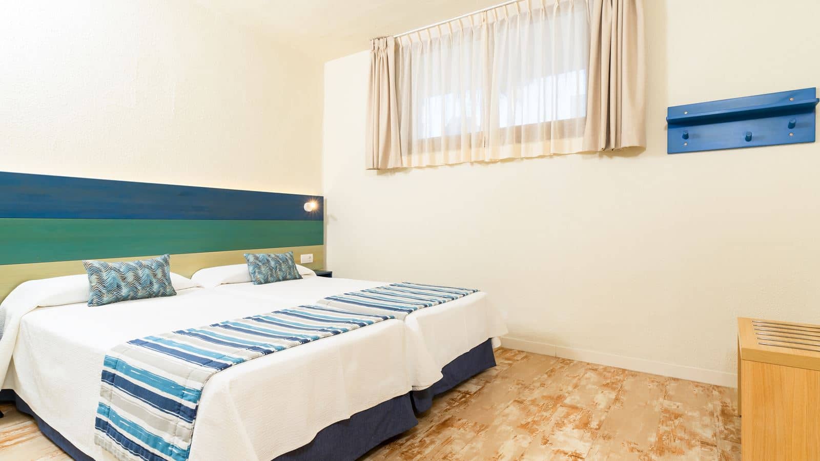 rooms-apartment-1-bedroom-superior