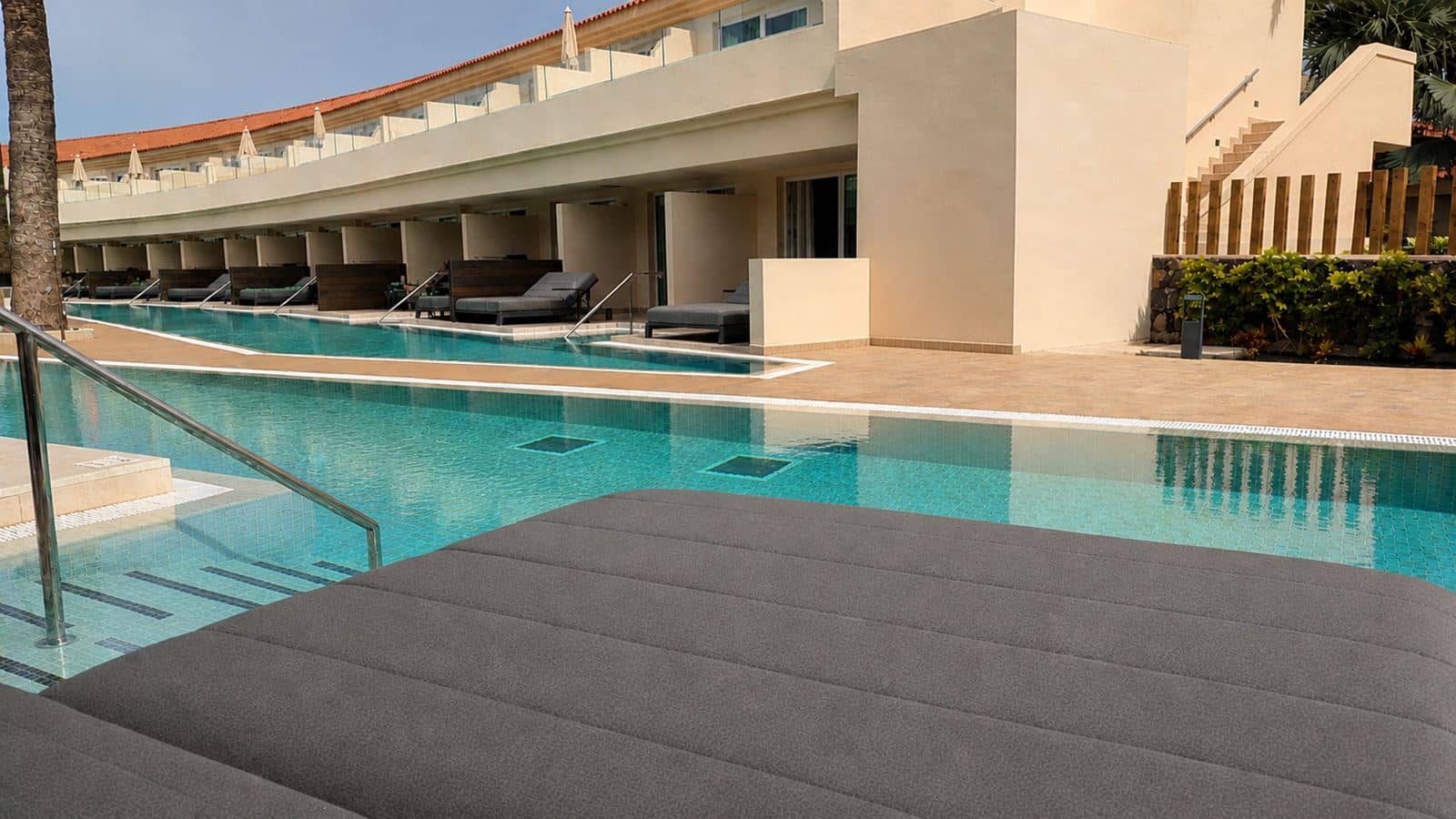 rooms-junior-suite-swim-up-emblem-adults-only-16+--jssue