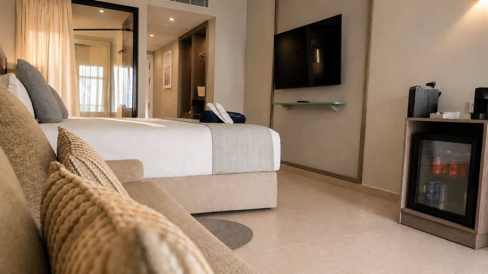 rooms-junior-suite-swim-up-emblem-adults-only-16+--jssue