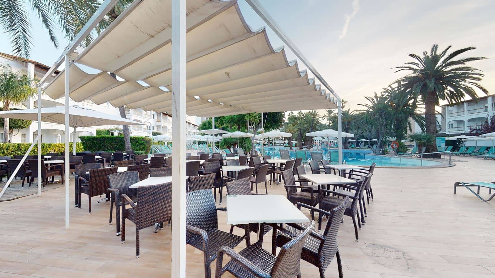 bars-snack-poolbar