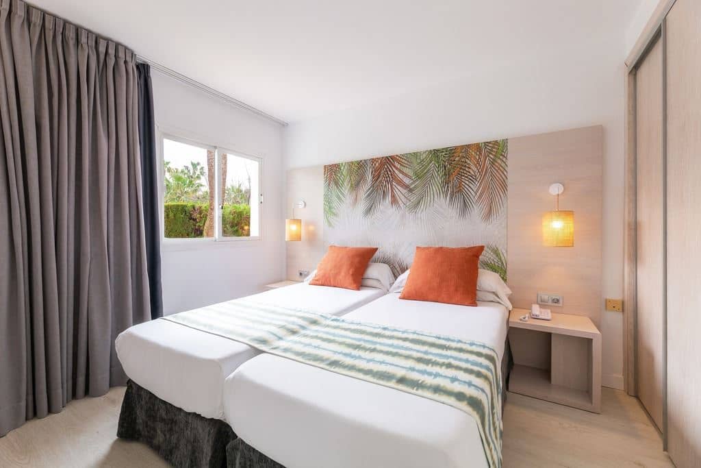 rooms-one-bedroom-apartment-palm-garden--annex-building--balcony-or-terrace