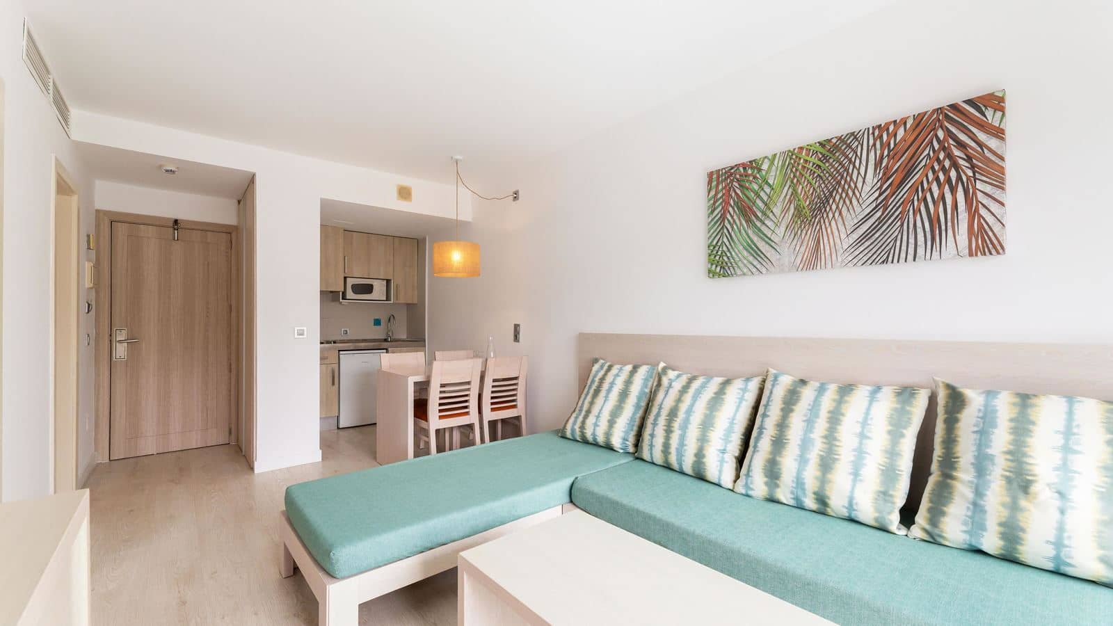 rooms-promo-one-bedroom-apartment-palm-garden--annex-building--balcony-or-terrace
