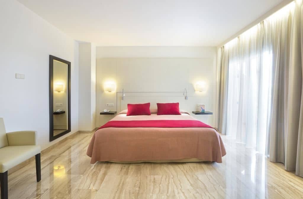 rooms-double-standard-room-balcony-or-terrace