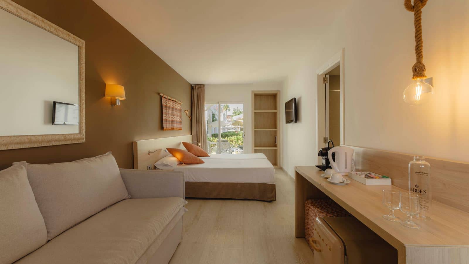 rooms-room-superior-premium-private-garden