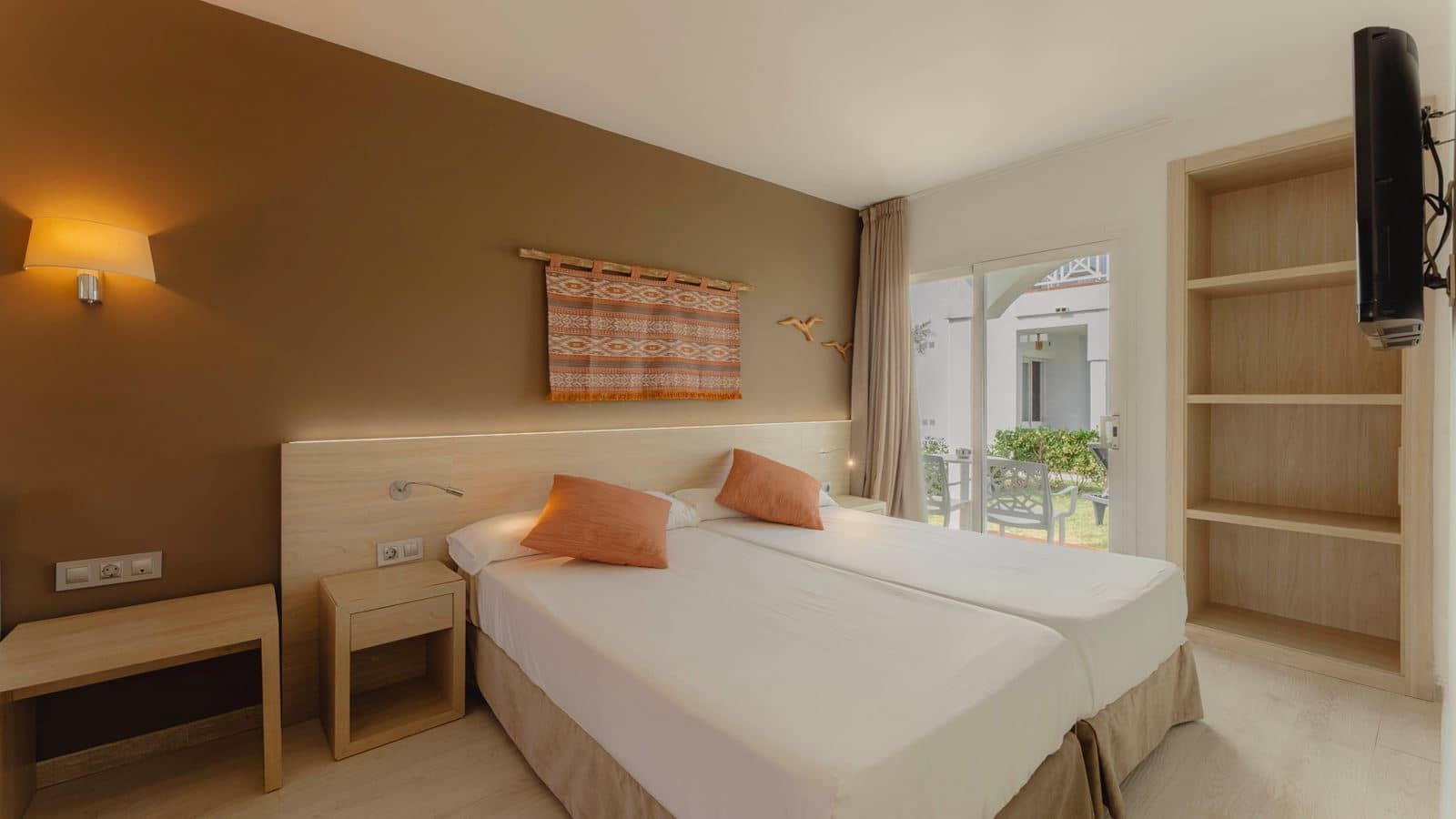 rooms-room-superior-premium-private-garden