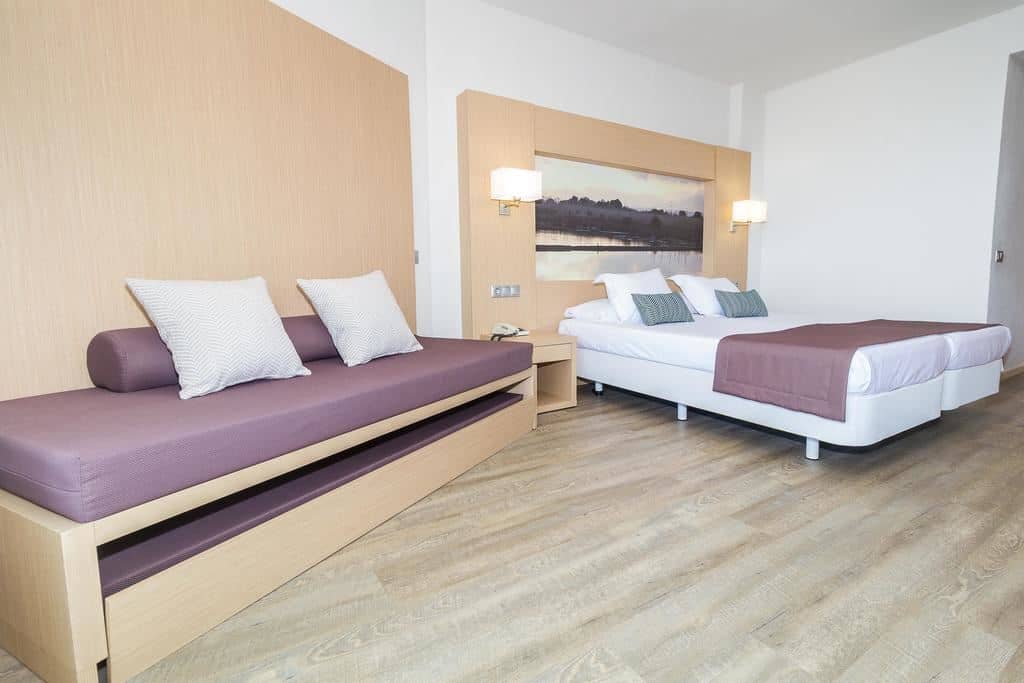 rooms-double-standard-room-balcony-or-terrace