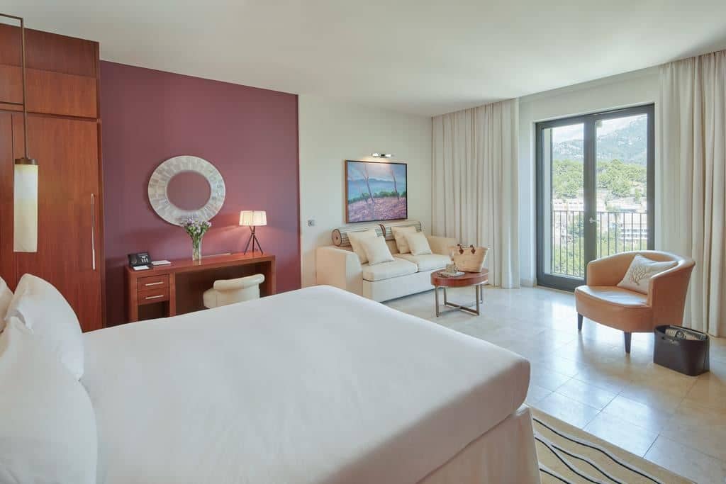 rooms-deluxe-mountain-view