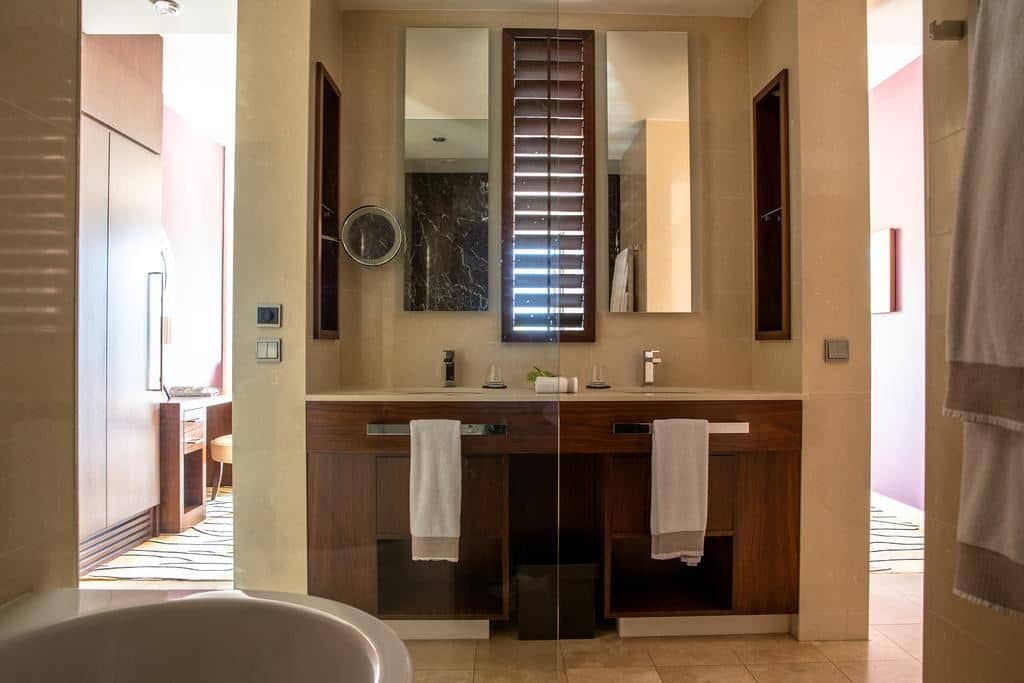 rooms-deluxe-mountain-view
