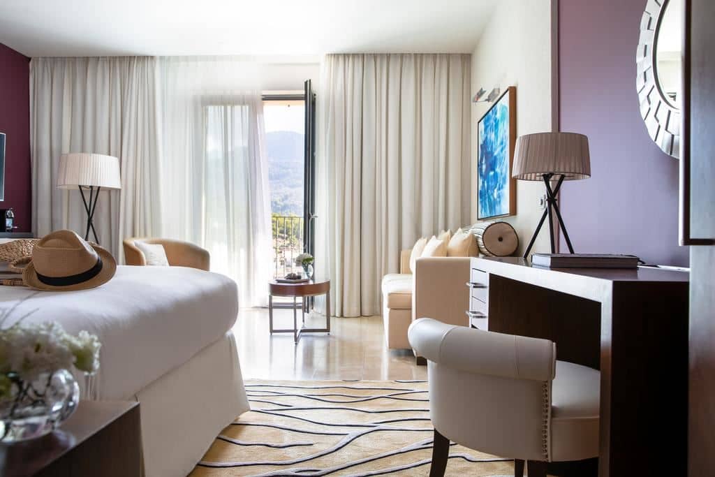 rooms-deluxe-mountain-view