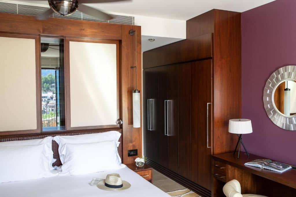 rooms-deluxe-sea-view