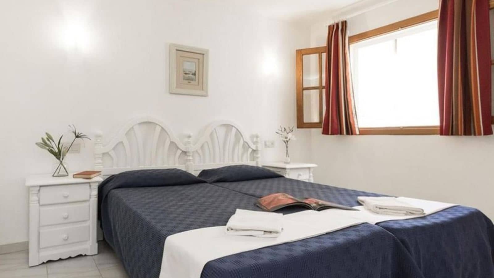 rooms-1-bedroom-apartment-balcony-or-terrace