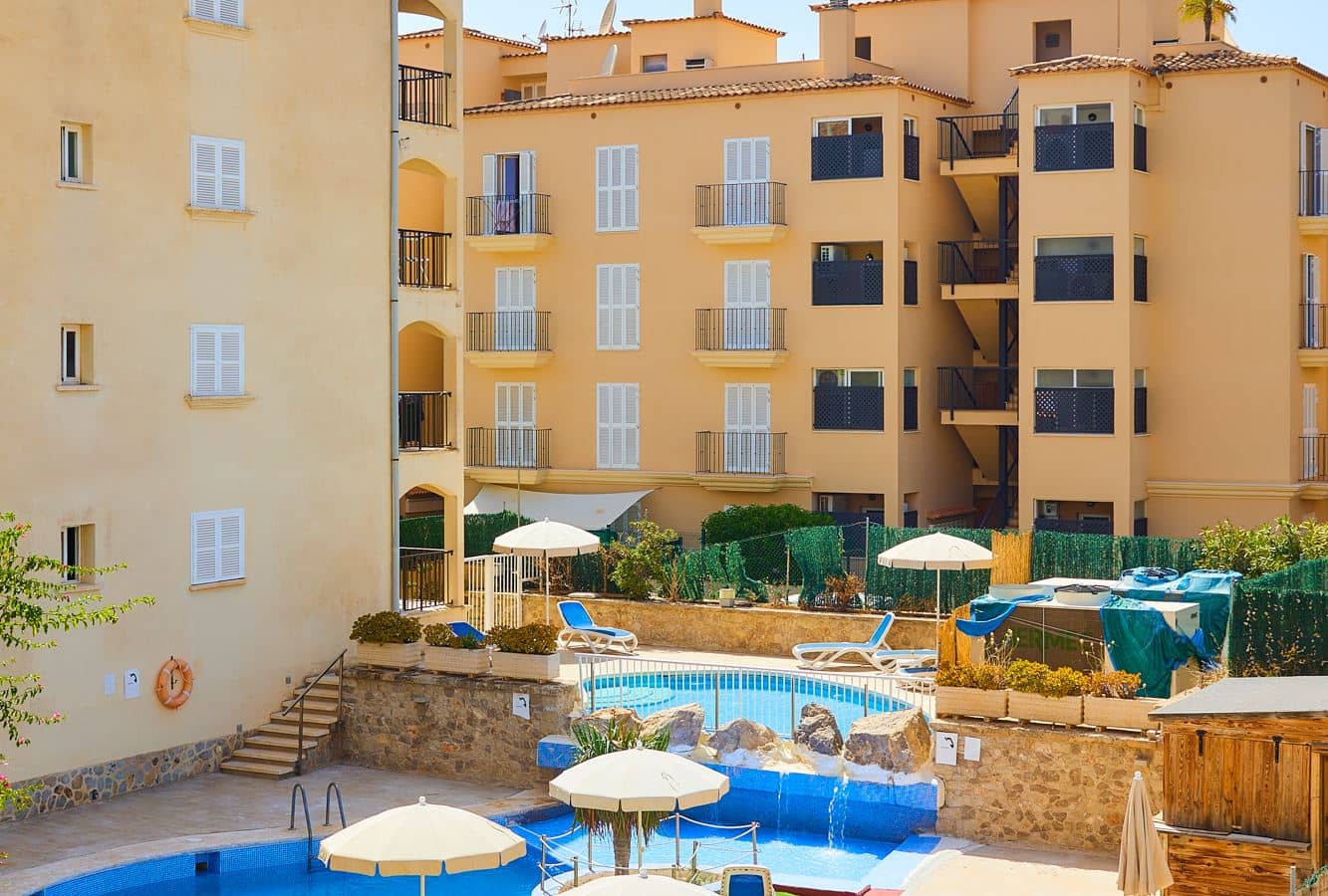 pools-outdoor-pool