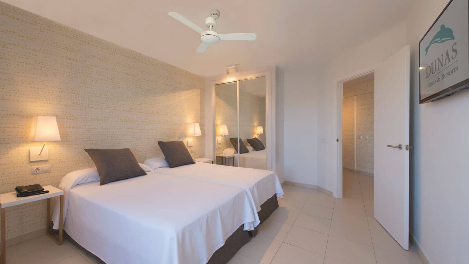 rooms-family-room