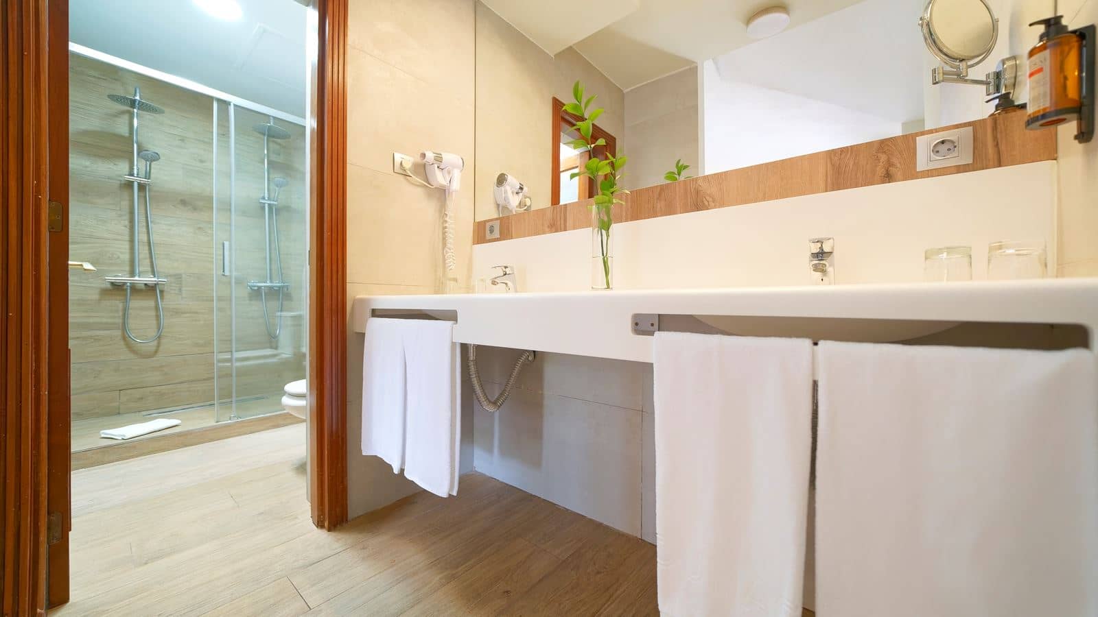rooms-family-senior-suite-2-bedrooms-with-terrace