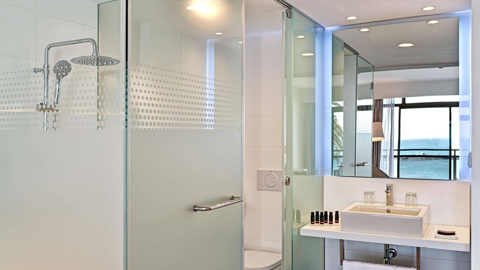 rooms-double-sea-view-premium-top-9th-floor-with-terrace