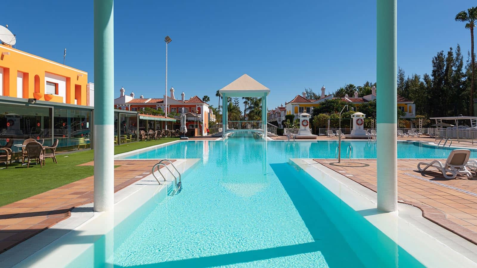 pools-outdoor-pool
