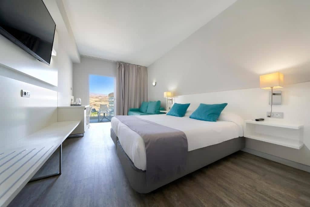rooms-double-standard-with-balcony