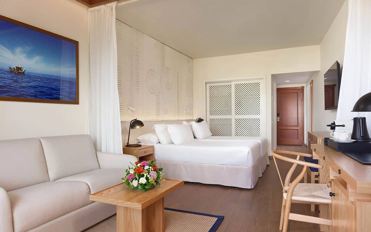 rooms-room-superior-sea-view