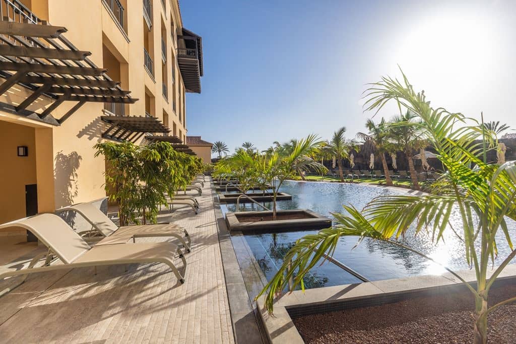 rooms-pp-double-premium-swimup-pool-terrace