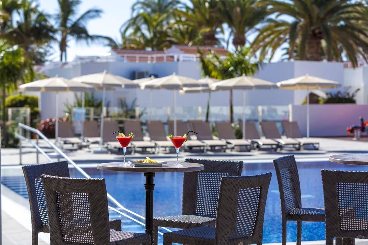 restaurants-pool-bar