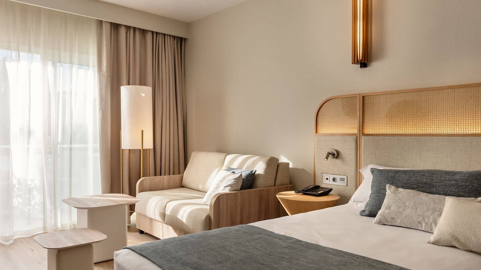 rooms-standard-room-2+2-with-balcony