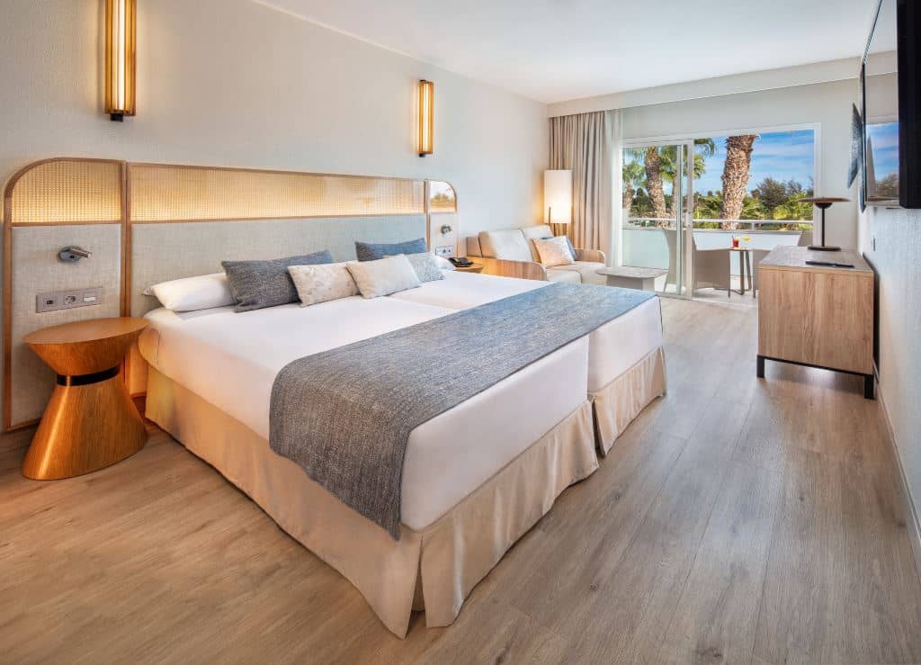 rooms-standard-superior-room-with-balcony-or-terrace