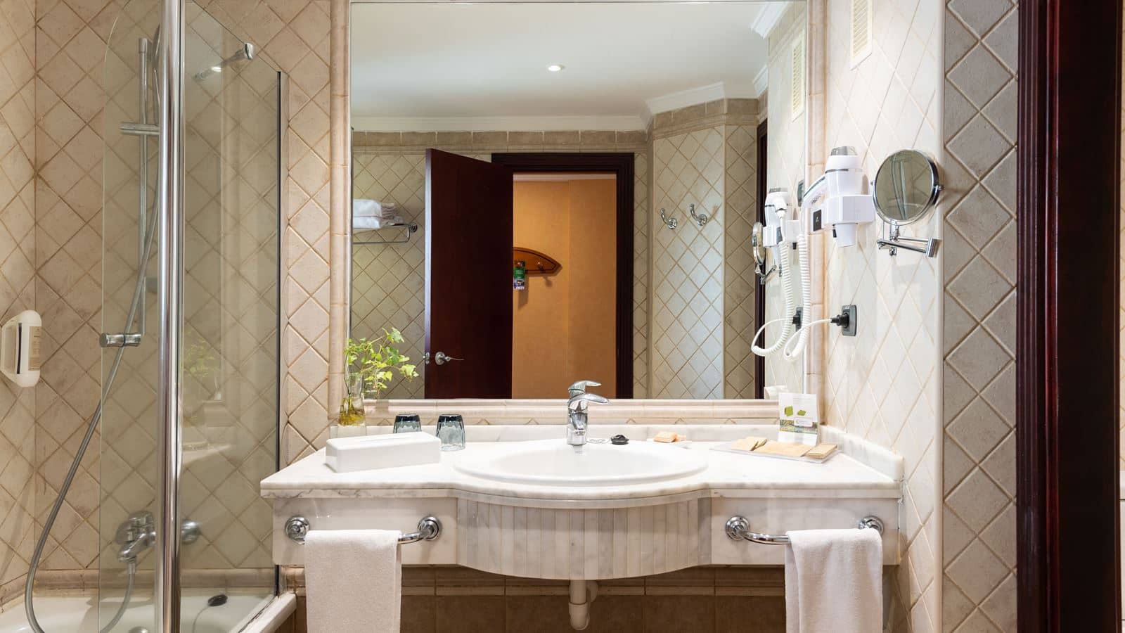 rooms-family-room