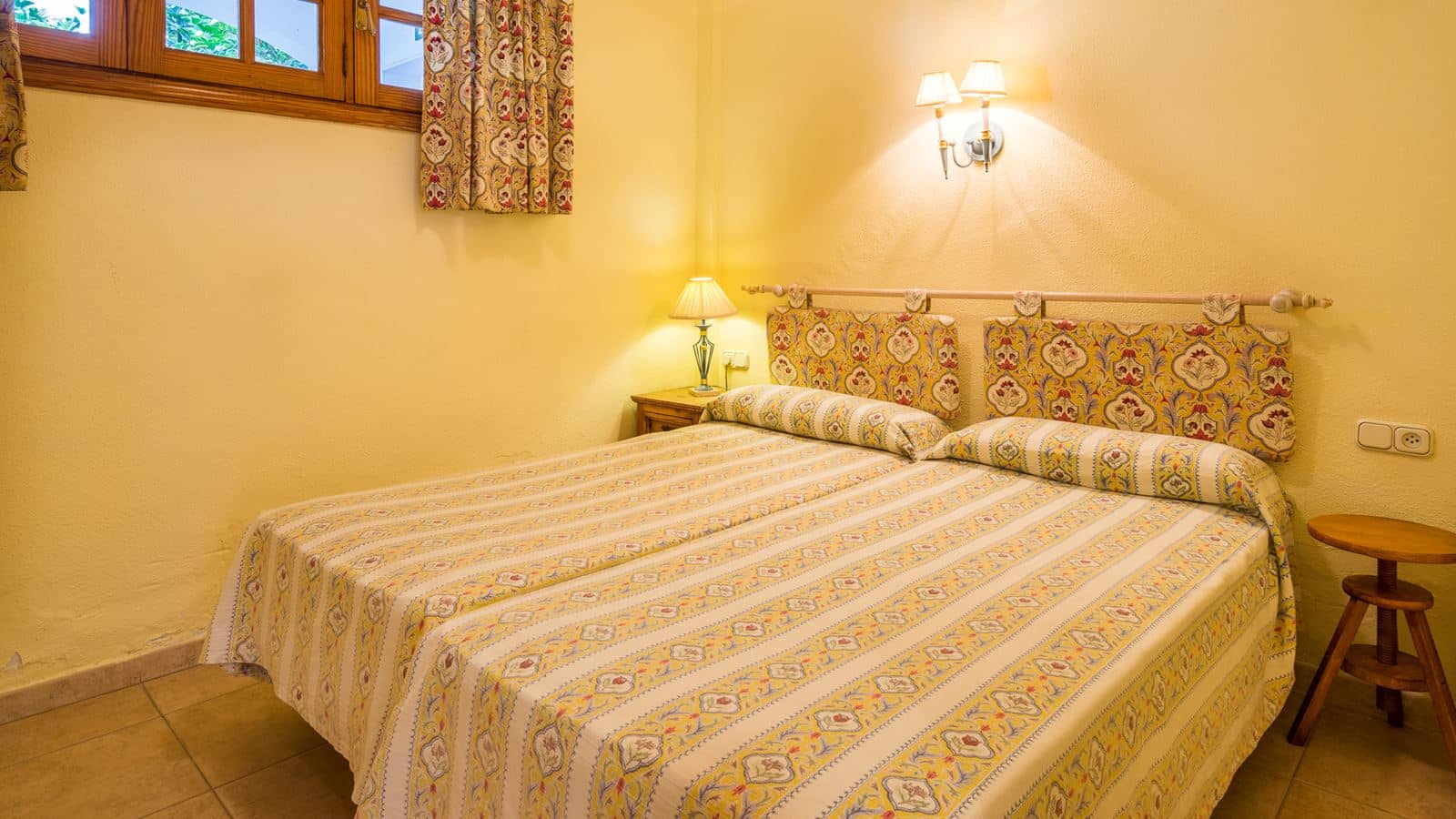 rooms-apartment-1-bedroom--sea-view-balcony-or-terrace