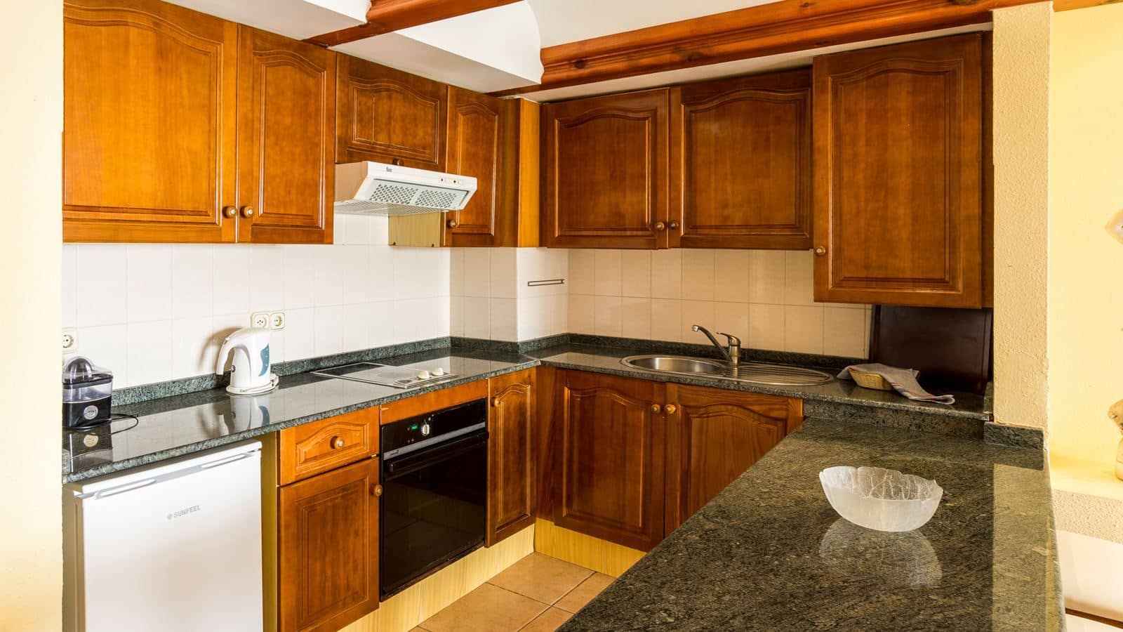 rooms-apartment-1-bedroom--sea-view-balcony-or-terrace