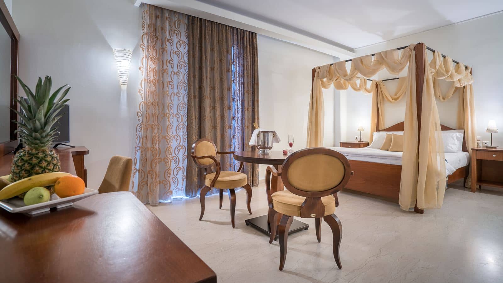 rooms-superior-room