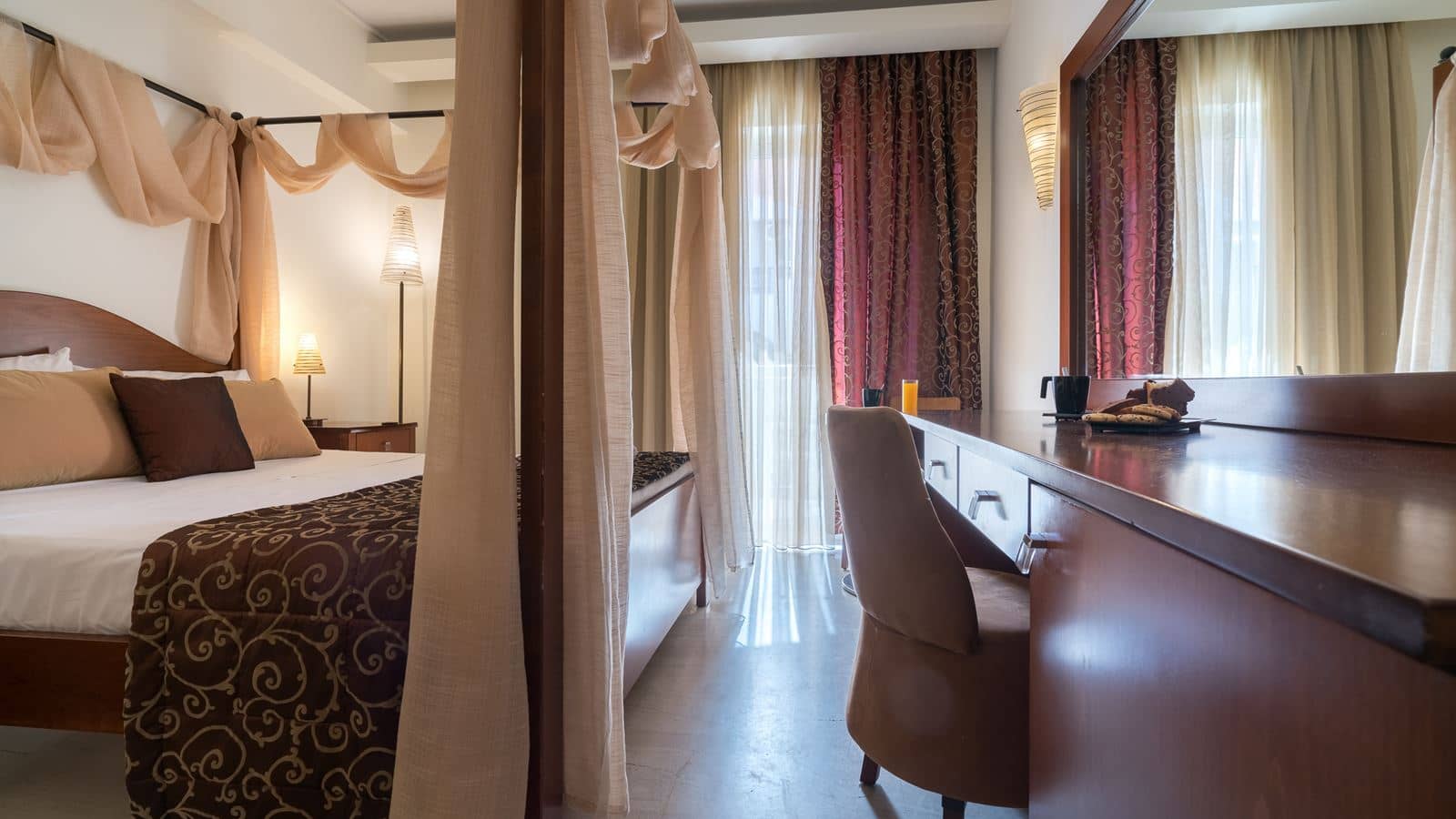 rooms-superior-room