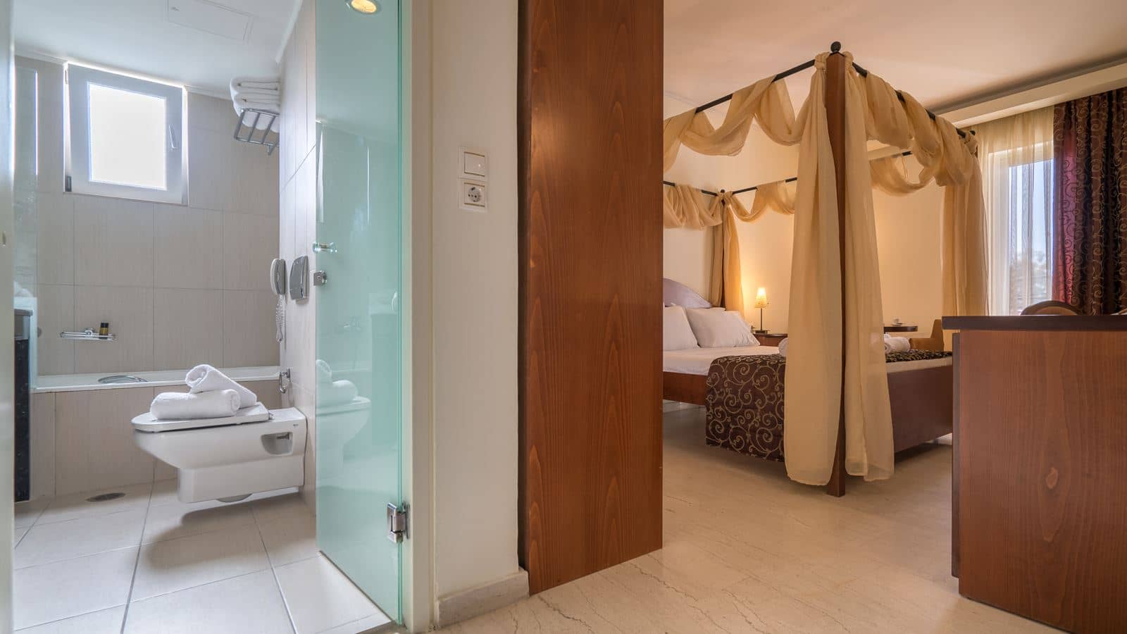 rooms-superior-room